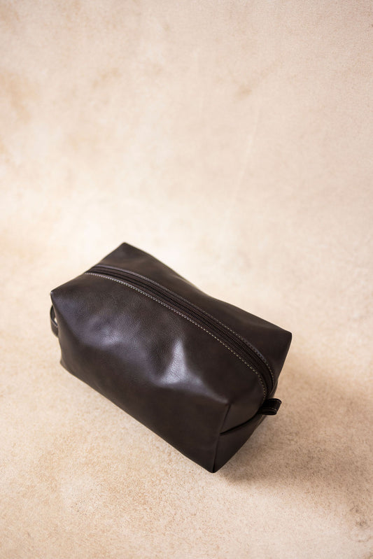 Leather Toiletry Bag / Travel Grooming Pouch – Dark Brown